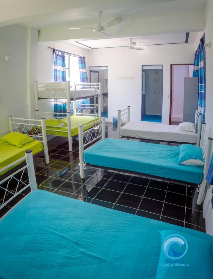 Hostal Azul Y Blanco Santa Cruz Huatulco Exteriör bild