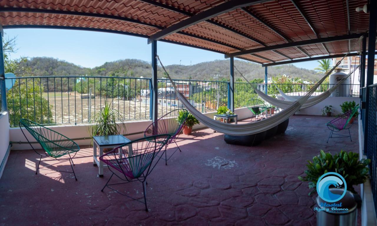 Hostal Azul Y Blanco Santa Cruz Huatulco Exteriör bild